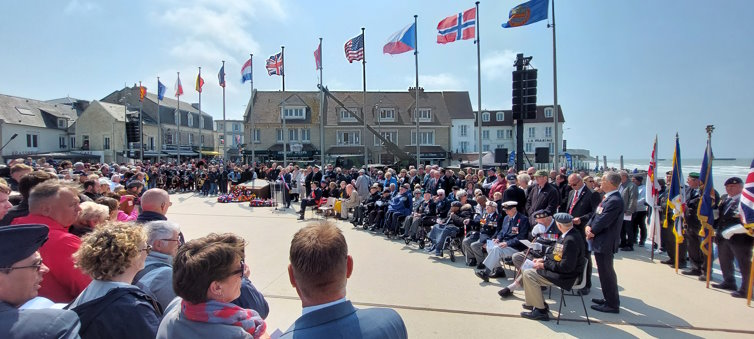 cérémonie hommage vétérans britanniques arromanches